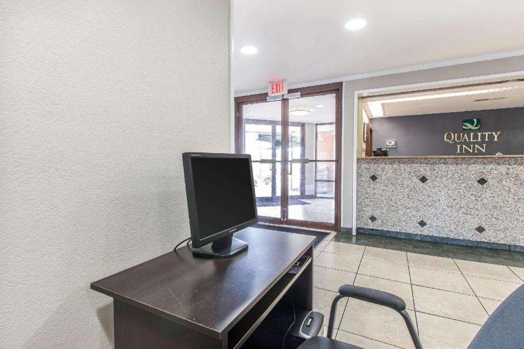 Quality Homewood I-65 Hotel 2*