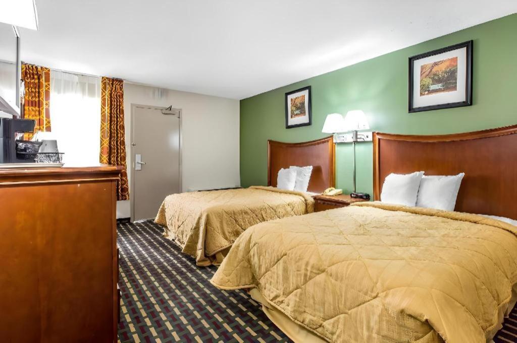 Quality Homewood I-65 Hotel 2*