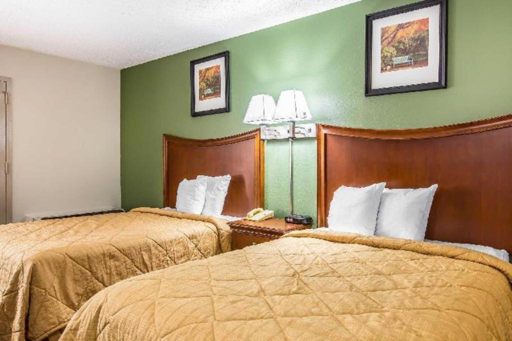 Hotel Quality Homewood I-65 2*