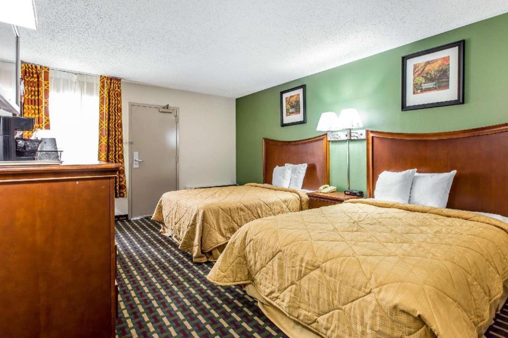 Quality Homewood I-65 Hotel 2*