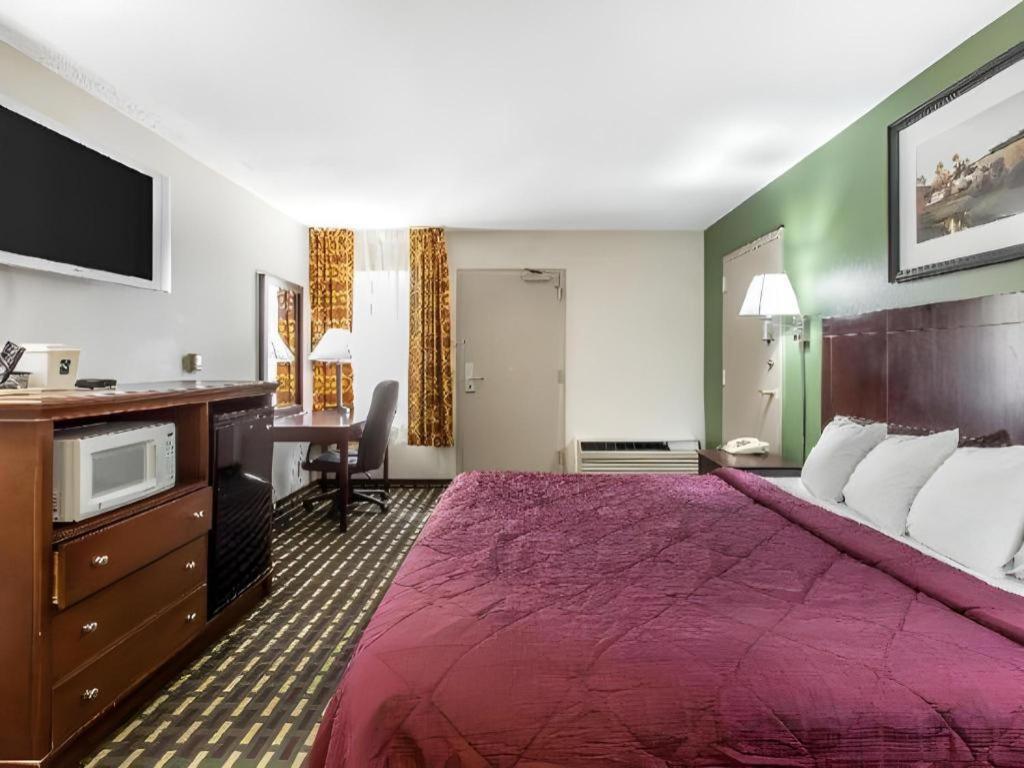 Hotel Quality Homewood I-65 2*