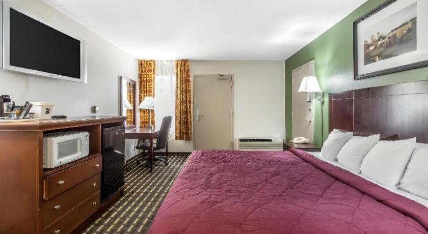 Hotel Quality Homewood I-65 2*