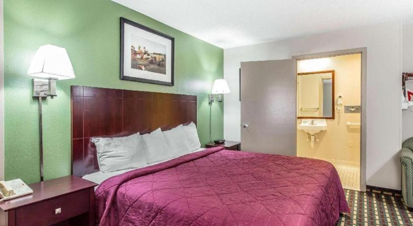 Quality Homewood I-65 Hotel 2*
