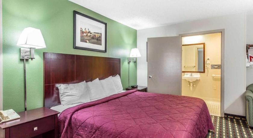Quality Homewood I-65 Hotel 2*